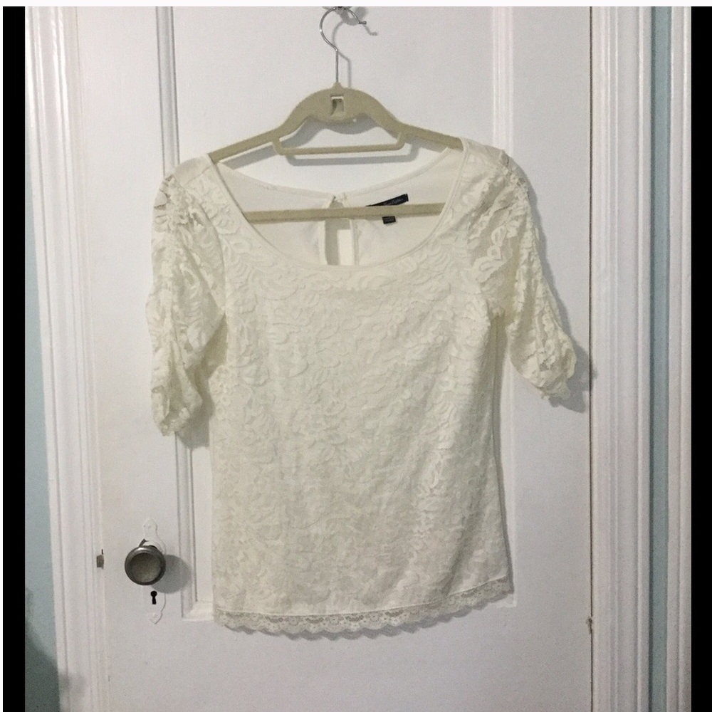 ❌⭕️BUY ONE, GET ONE FREE, Lace front top EUC❌⭕️